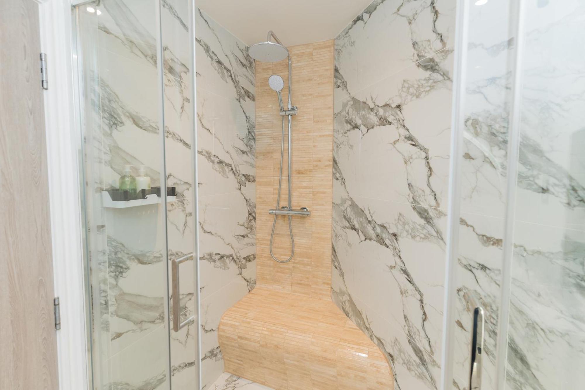 Апартаменты Luxurious 2 Bed Birmingham House Free Parking - Sleeps 6 Экстерьер фото