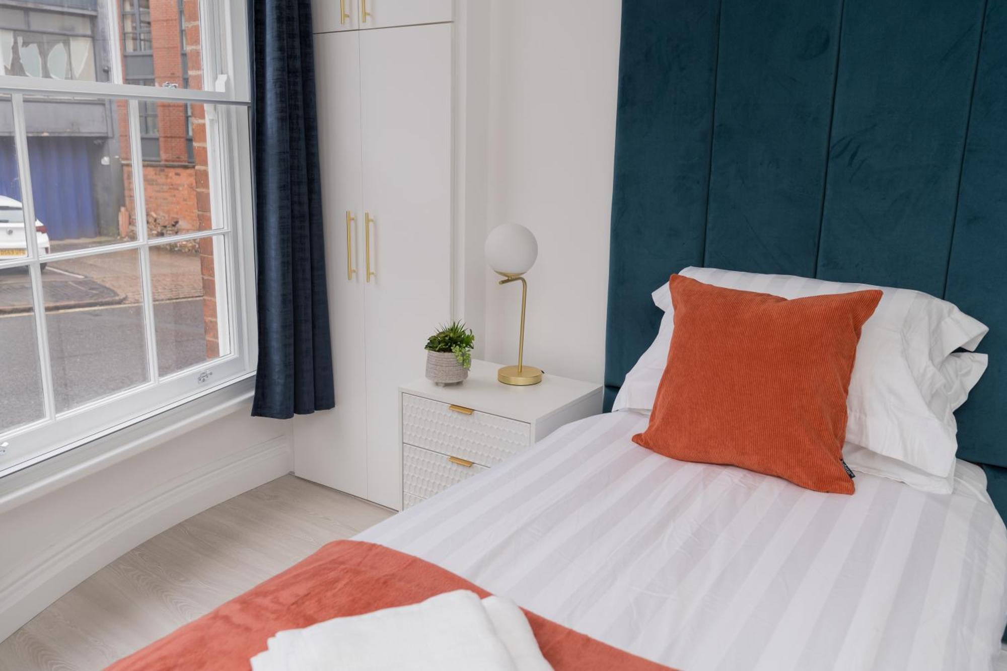 Апартаменты Luxurious 2 Bed Birmingham House Free Parking - Sleeps 6 Экстерьер фото